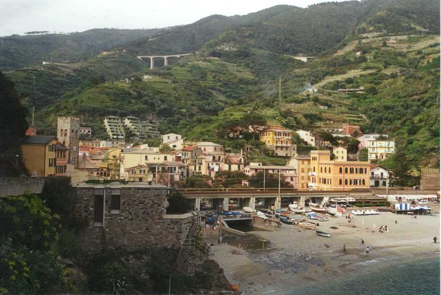 Monterosso-Altstadt   b18mon.jpg